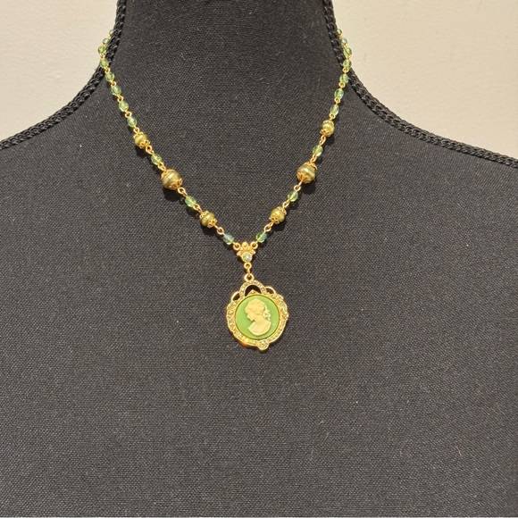 1928 Jewelry Cameo Pendant and Beaded Necklace - Picture 2 of 4